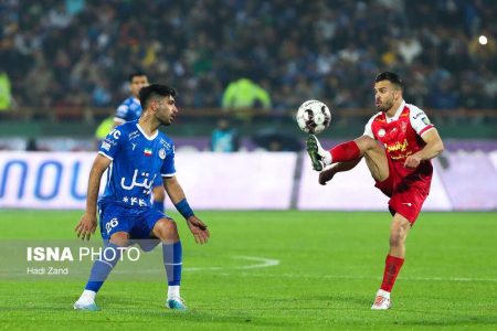 استقلال صفر - صفر پرسپولیس؛ دقیقه ۱۰