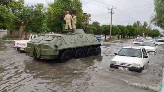 نفربر‌های ارتش به خیابان‌های دزفول آمدند+ تصویر