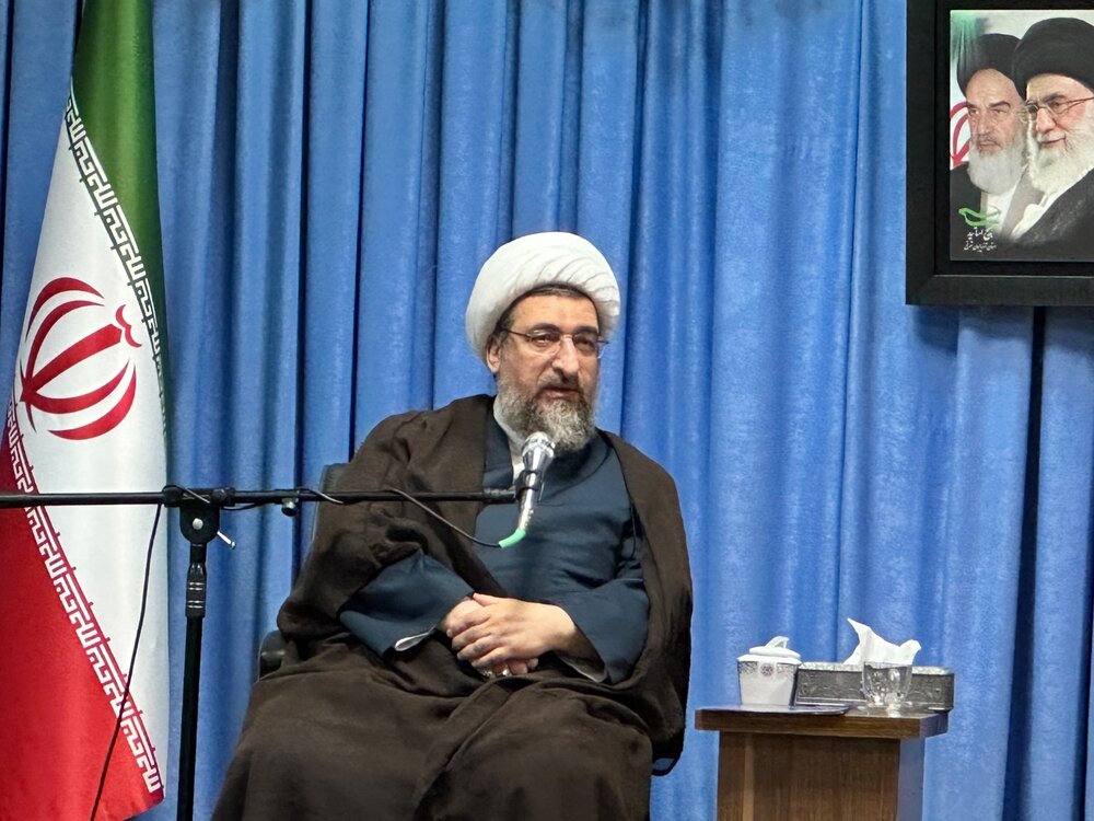 شکلات یکی از مشکلات اساسی کشور، نداشتن مدیر اسلامی است