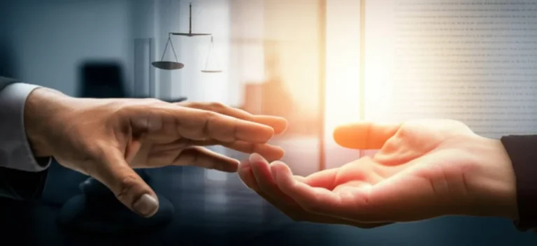 ماده قانونی گذشت شاکی در جرایم قابل گذشت | راهنمای جامع